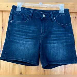 NWOT 1822 Denim Jean Shorts Stretchy Cute Size 8